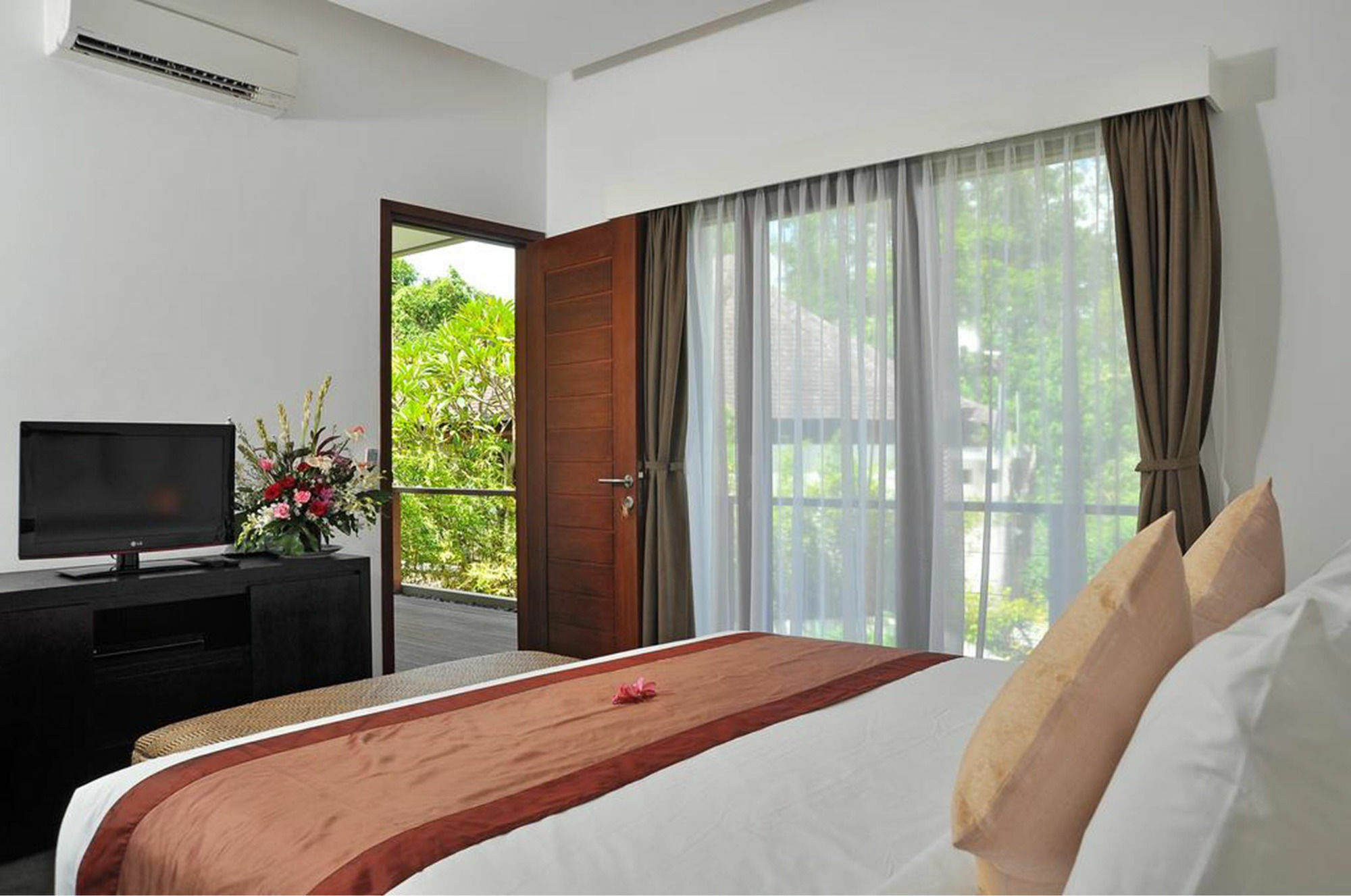 Villa La Sirena By Nagisa Bali Семиньяк Экстерьер фото